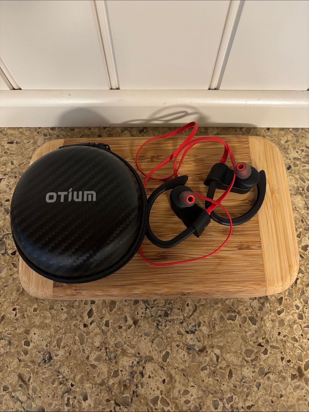 3 D Otium Bluetooth Headphones Wireless Earbuds Waterproof Sports Red & Case